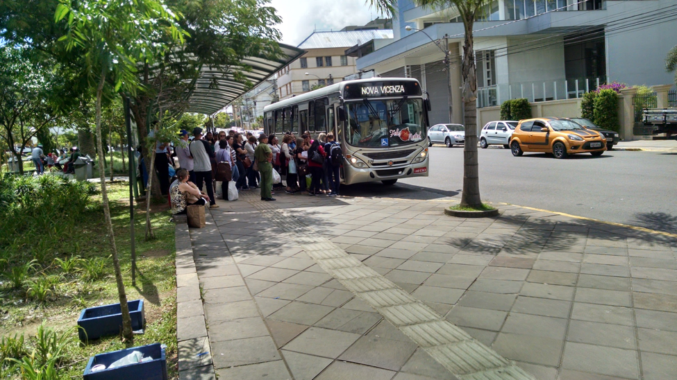 Picture of riders lining up at the Praça in the city center
